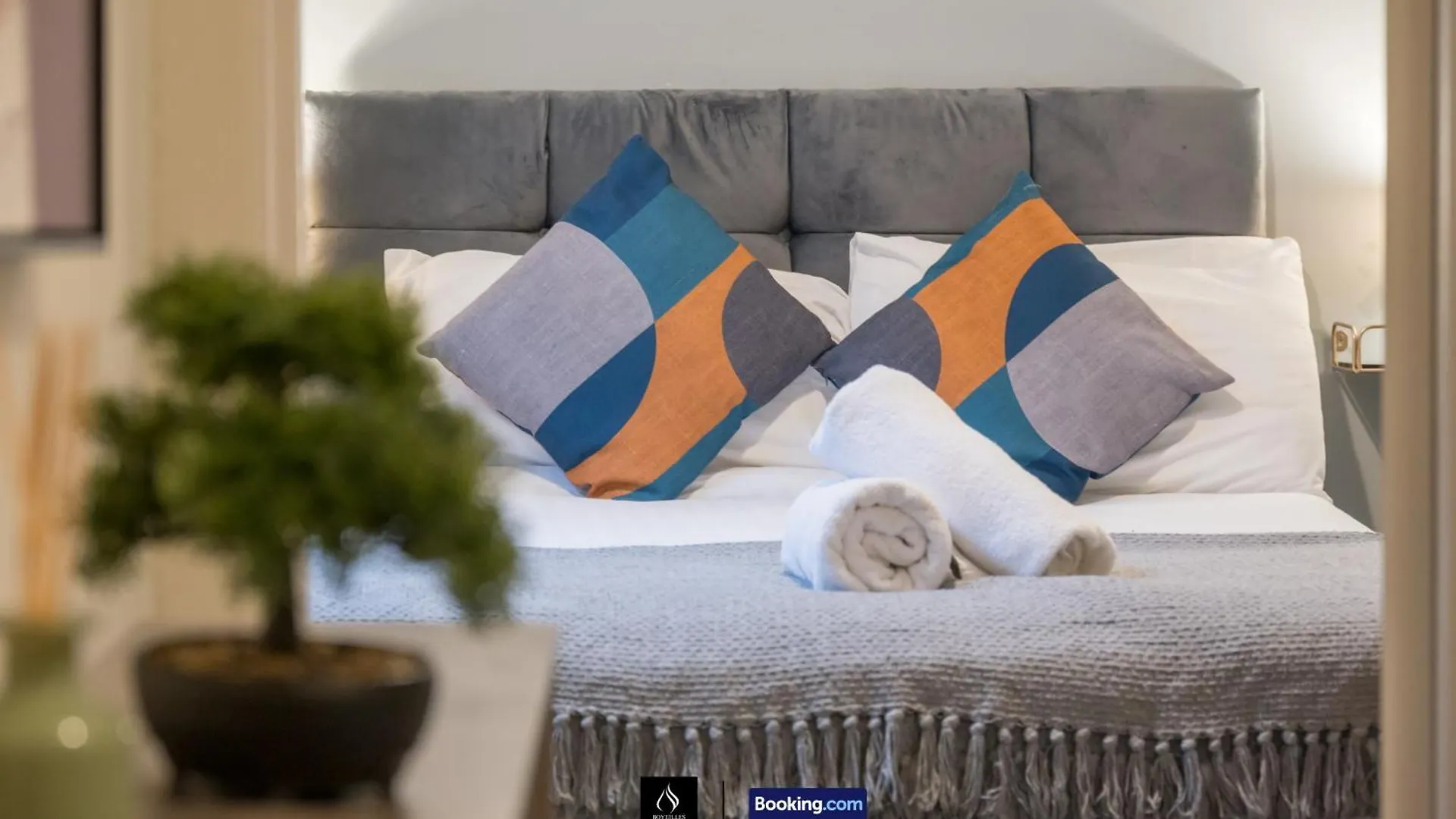 2 Bedrooms House By Boyeilles Apartments Short Lets & Serviced Accommodation Belfast With Free Wifi United Kingdom