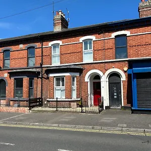  Holiday home Charming Victorian Terrace, South