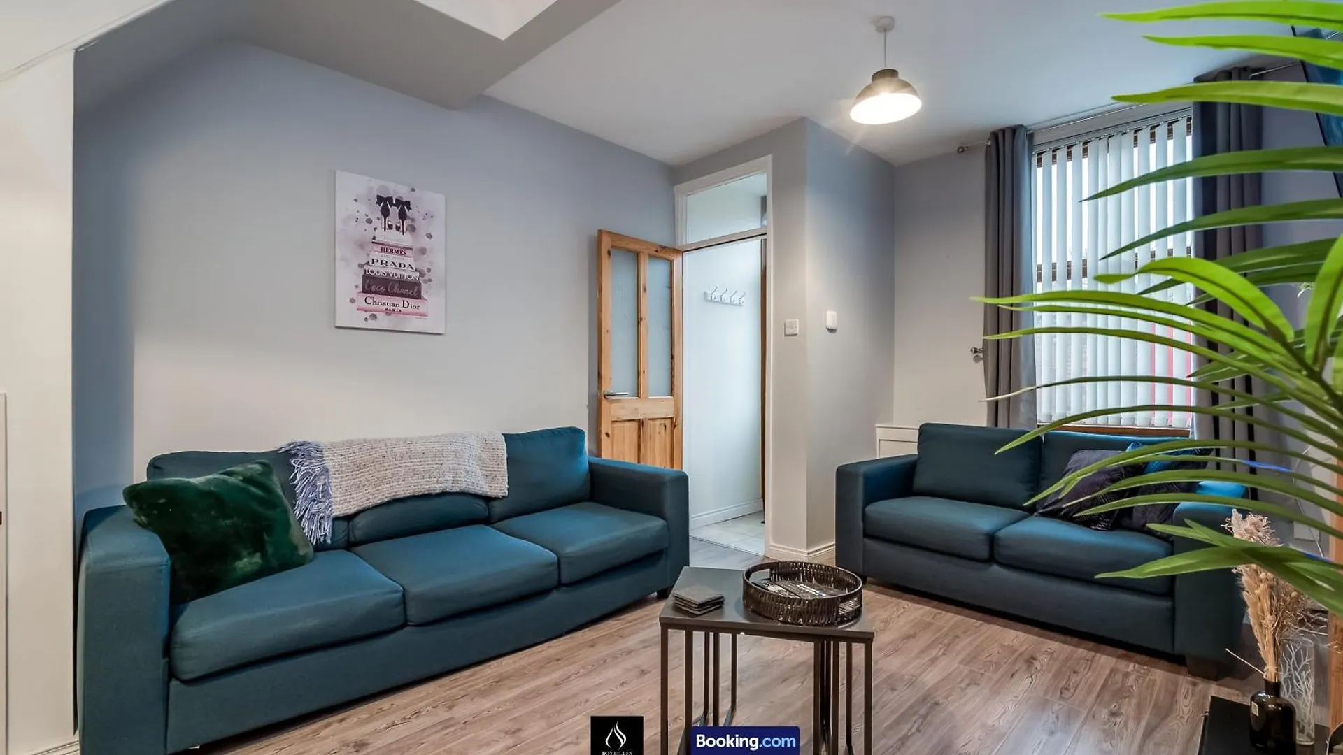 2 Bedrooms House By Boyeilles Apartments Short Lets & Serviced Accommodation Belfast With Free Wifi Holiday home
