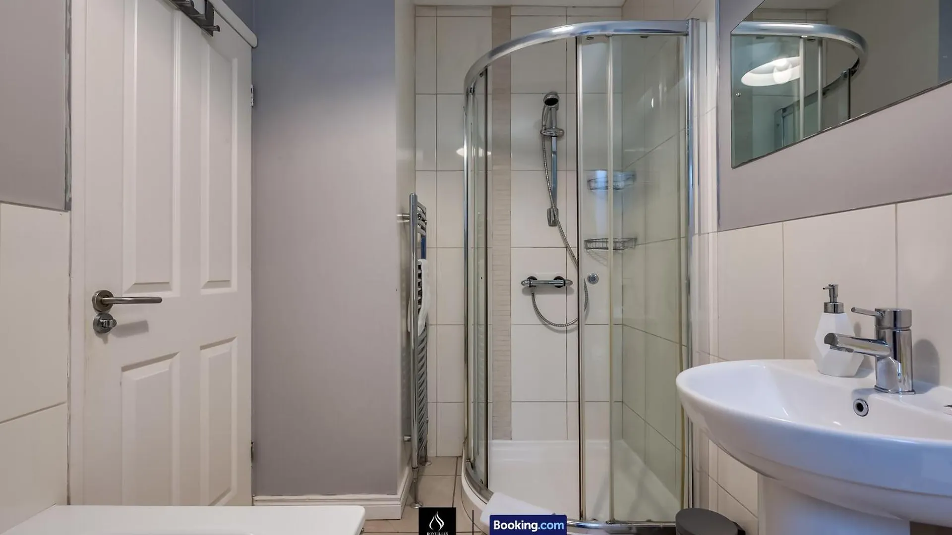 2 Bedrooms House By Boyeilles Apartments Short Lets & Serviced Accommodation Belfast With Free Wifi Holiday home