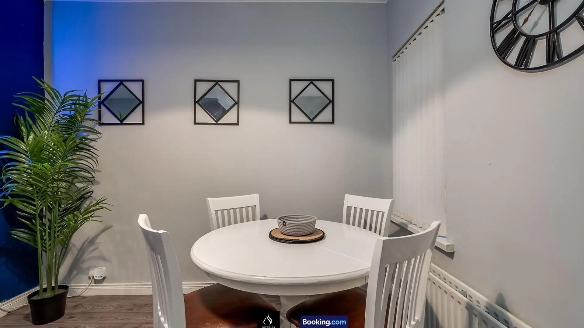 2 Bedrooms House By Boyeilles Apartments Short Lets & Serviced Accommodation Belfast With Free Wifi 0*,  United Kingdom