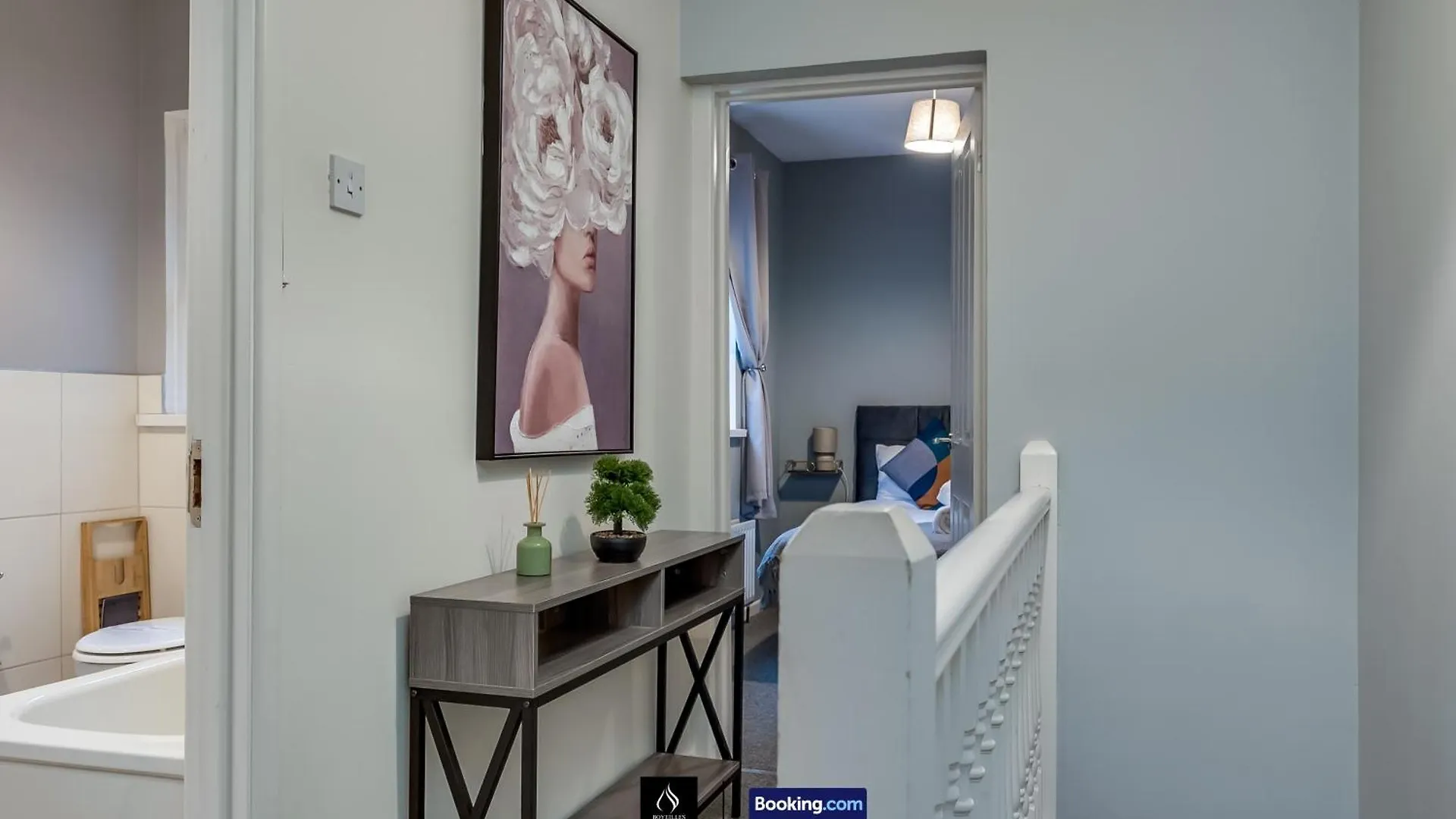 2 Bedrooms House By Boyeilles Apartments Short Lets & Serviced Accommodation Belfast With Free Wifi